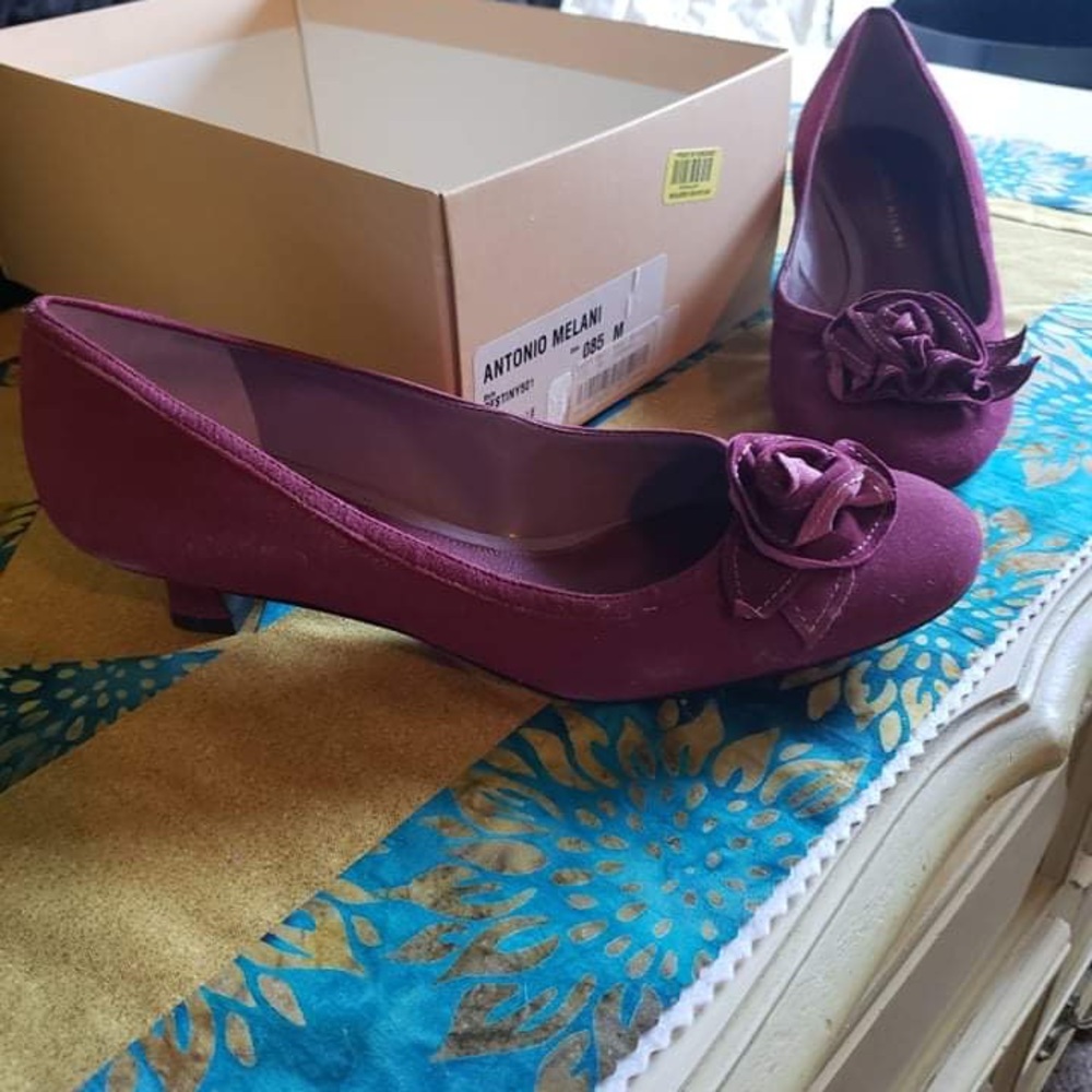 Antonio Melani pump with rose embellishment